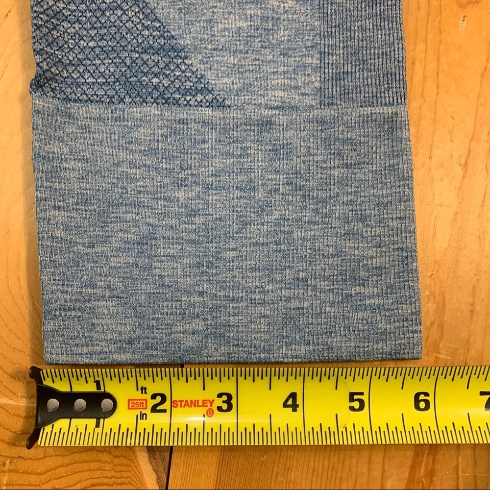 Lululemon Seamlessly Street Crop Heathered Poseidon crop leggings size 8 - Picture 11 of 12
